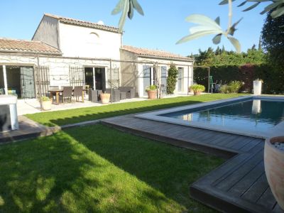 VILLA Plain pied 4 chambres proche Saint Remy De Provence