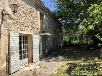 Ravissant MAS en Pierre sur 1700 m² de terrain. Saint Remy De Provence