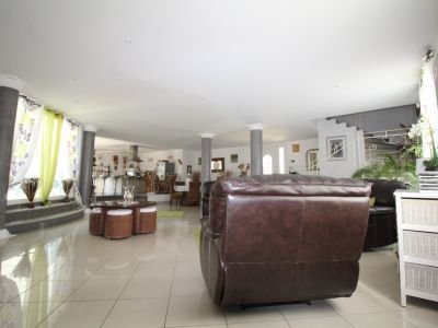 Vente VILLA contemporaine 4 chambres Piscine Noves