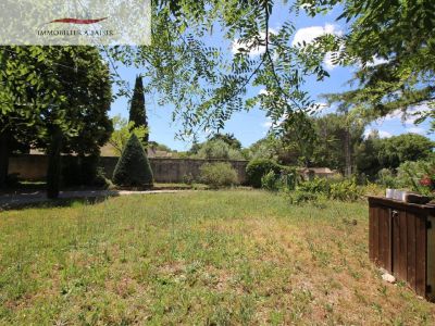 VILLA centre ville à pied  1200 m² de terrain située à Saint Remy De Provence