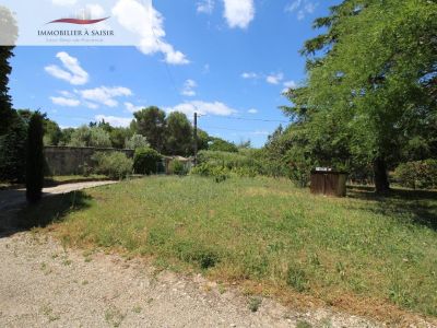 VILLA centre ville à pied  1200 m² de terrain située à Saint Remy De Provence