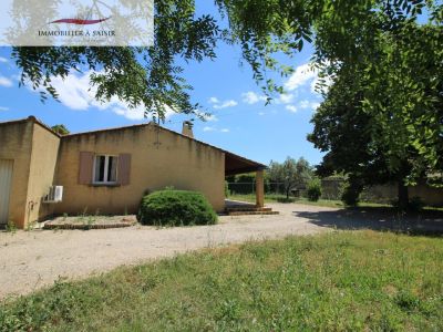 VILLA centre ville à pied  1200 m² de terrain située à Saint Remy De Provence