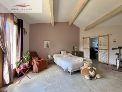 MAISON de PLAIN PIED 4 chambres à Saint Remy De Provence