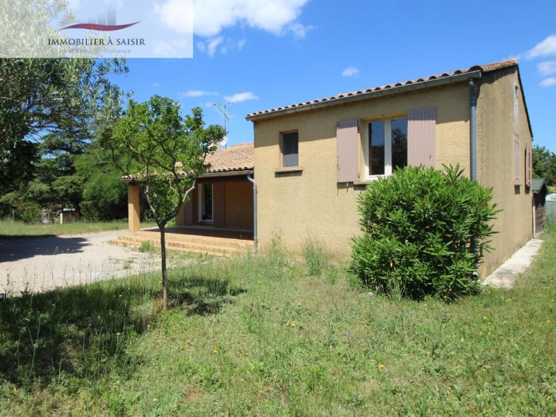 VILLA centre ville à pied  1200 m² de terrain située à Saint Remy De Provence